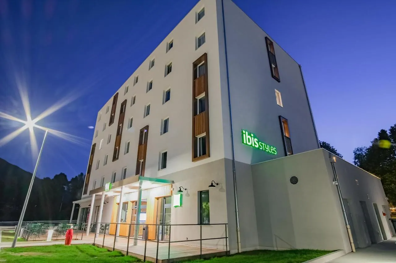 Ibis Styles Albertville 3*,